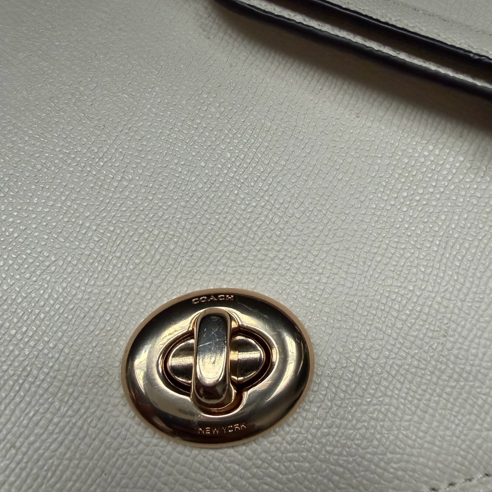 Coach White top handle/ Crossbody Bag with Gold hard wear - Picture 5 of 6
